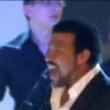 Andreas Moisa tritt bei der Echo Verleihung mit Lionel Richie auf